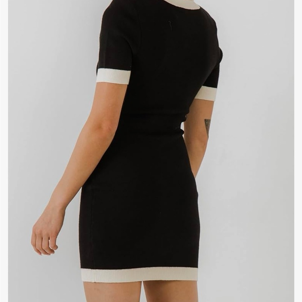 NWT! Endless Rose Contrast Rib Sheath Dress Gold Button Size Medium - Picture 12 of 15